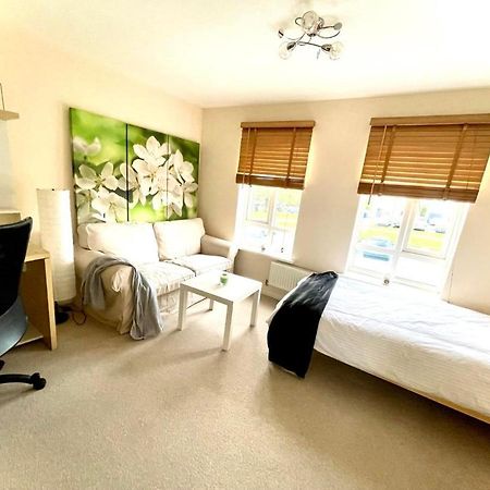 Lakeside Stylish 3 Bedroom House Grays Luaran gambar