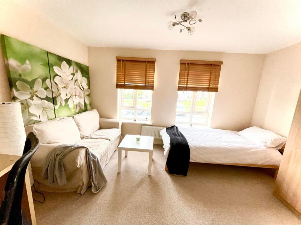 Lakeside Stylish 3 Bedroom House Grays Luaran gambar