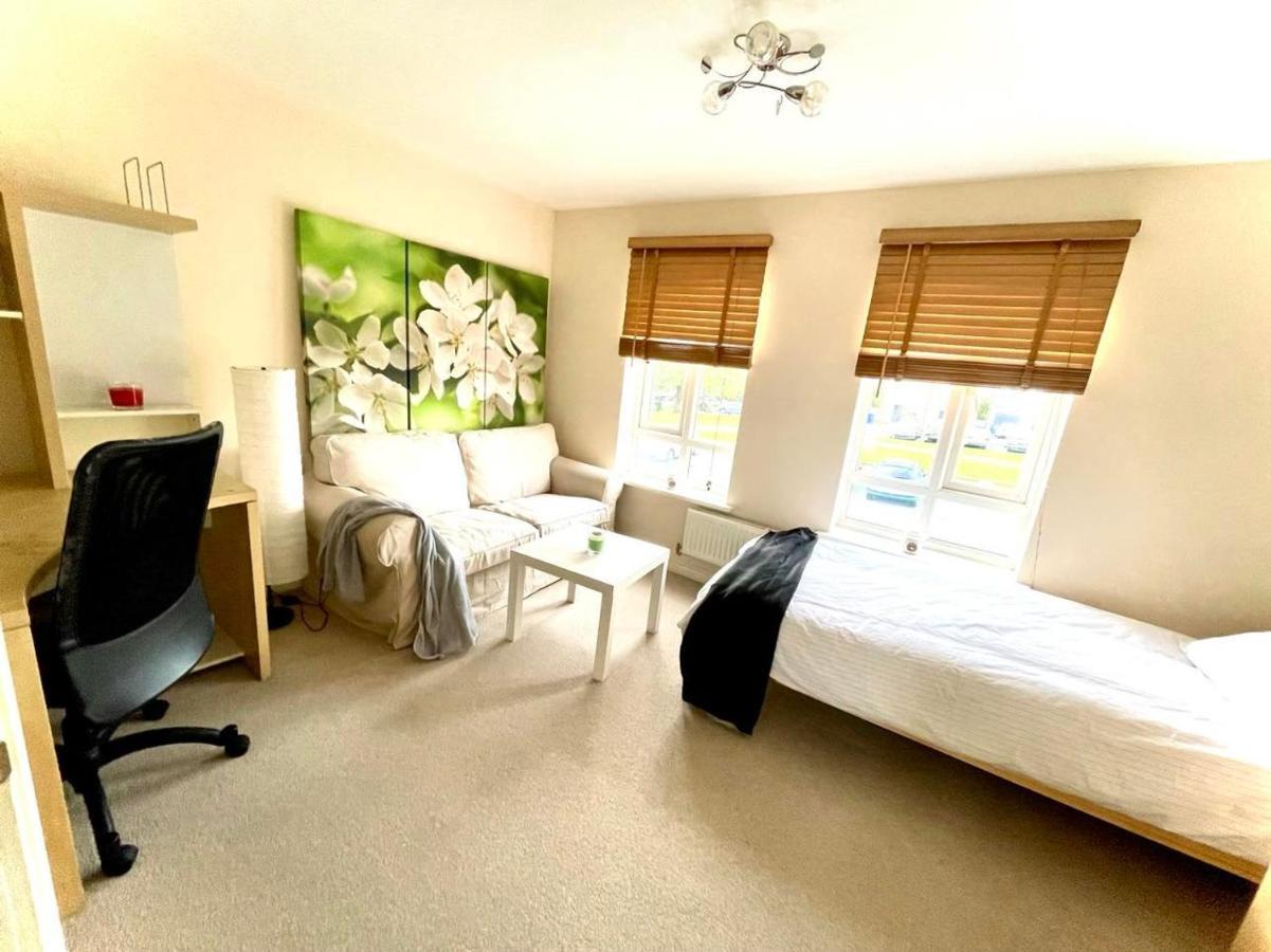 Lakeside Stylish 3 Bedroom House Grays Luaran gambar