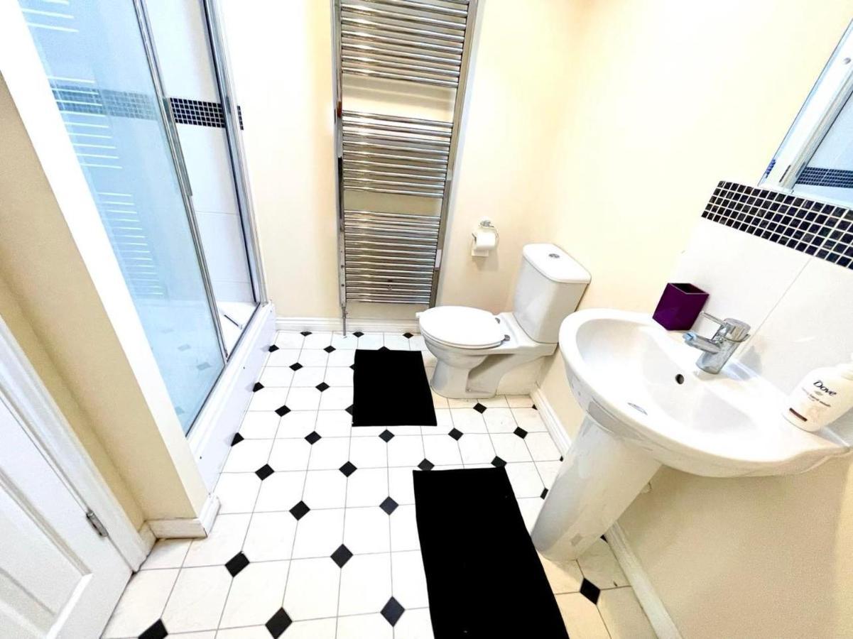Lakeside Stylish 3 Bedroom House Grays Luaran gambar
